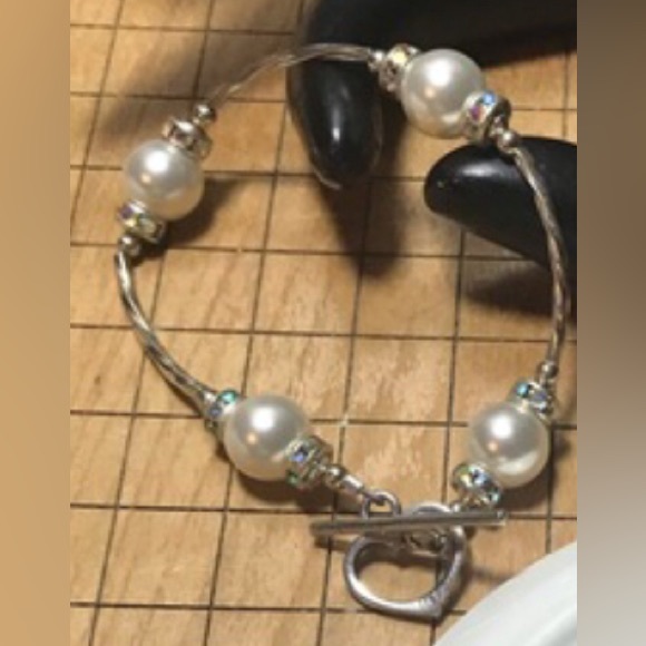 925 Silver Heart Toggle Clasp Bracelet 7”L Costume Pearls, AB Crystal Rings EVC - Picture 4 of 6
